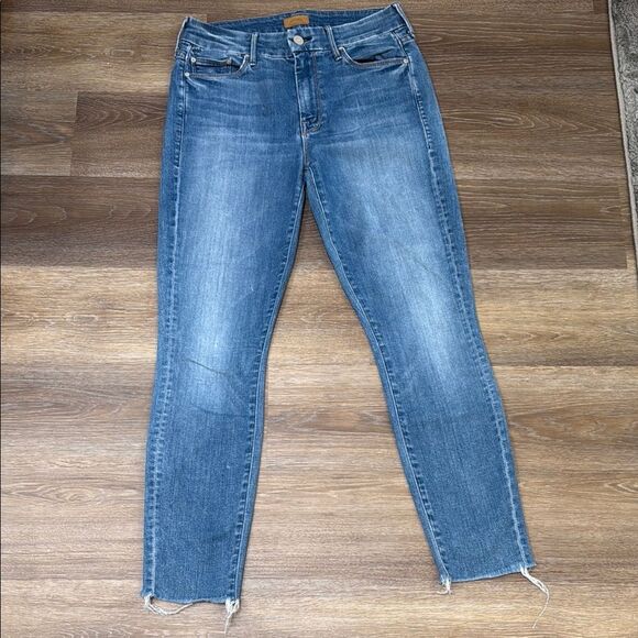 MOTHER Looker Ankle Fray Cropped Distressed Jeans with Raw Hem Sz 27 - Picture 1 of 11
